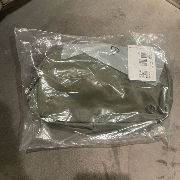 Lululemon Grey Sage Everywhere Belt Bag 1L - Picture 8 of 9